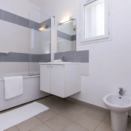 Odalys Acqua Linda アパートホテル ポッジョ・メッザナ