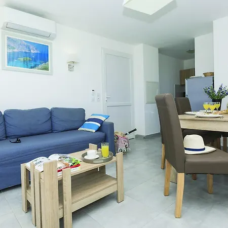 Odalys Acqua Linda ポッジョ・メッザナ